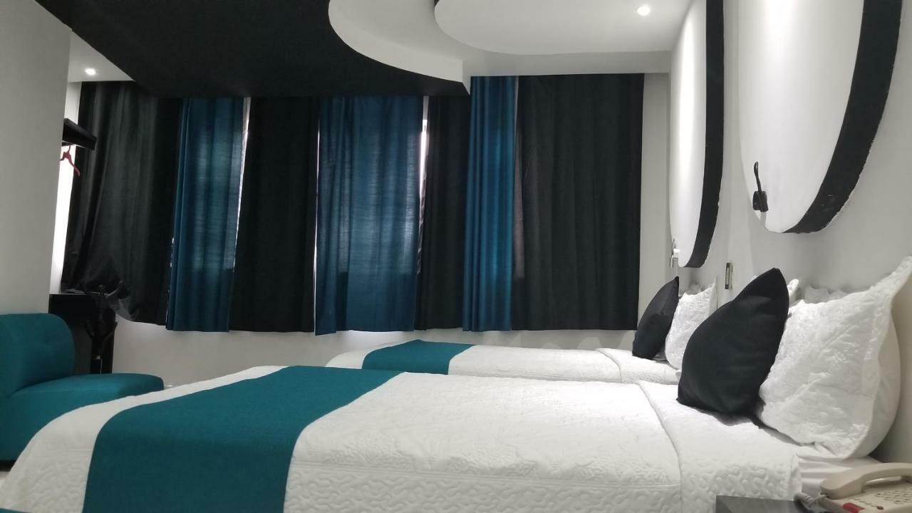 Hotel Dluxe Сан-Хуан-де-лос-Лагос Экстерьер фото