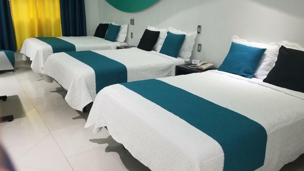 Hotel Dluxe Сан-Хуан-де-лос-Лагос Экстерьер фото